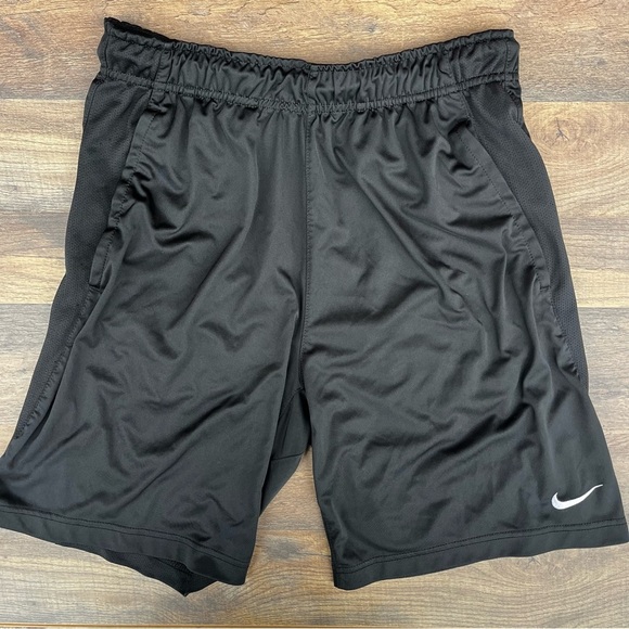 Nike Men's Dri-FIT Totality 9" Unlined Shorts - Picture 2 of 10